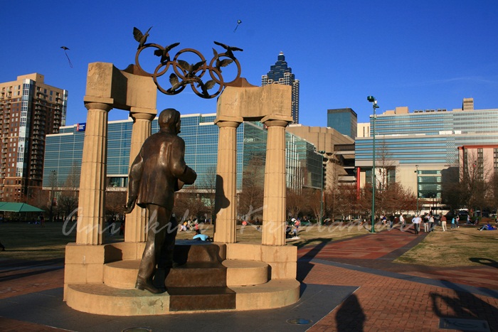 statue of pierre de coubertain