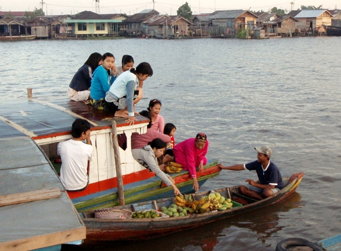 kuin floating market