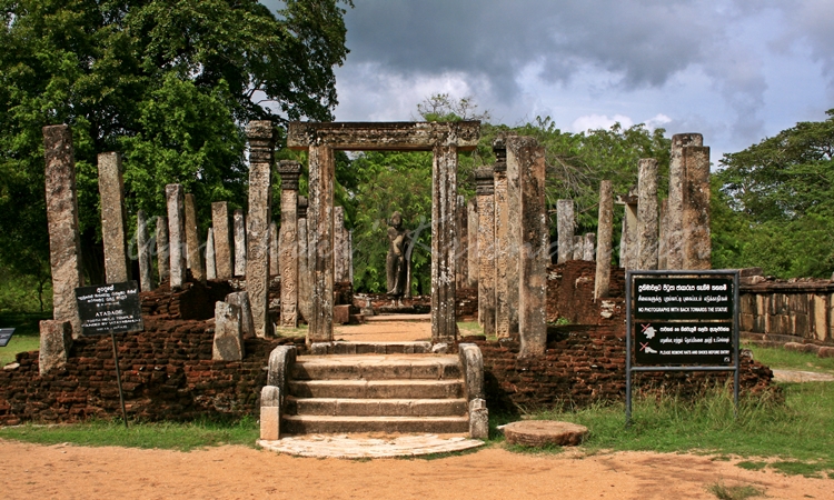atadage-shrine for tooth relic