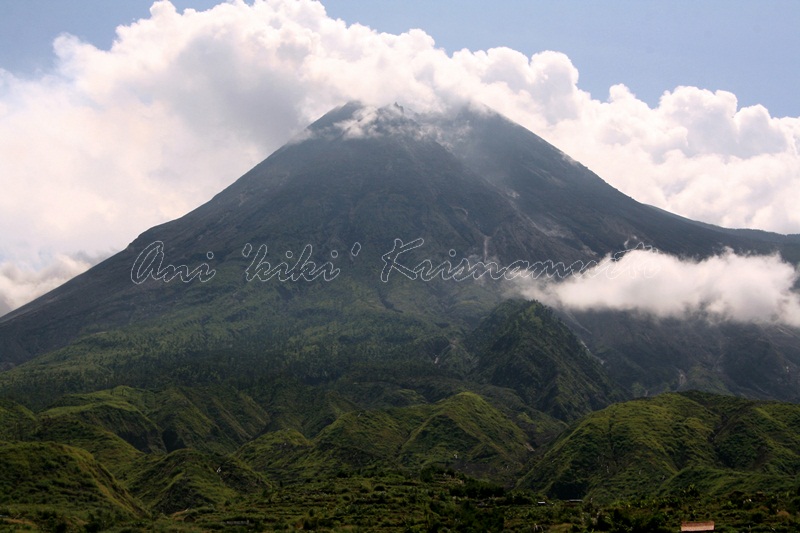 mt merapi-active volcanoe