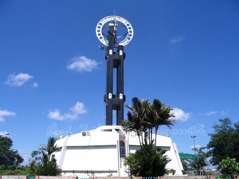 west kalimantan-equator monument