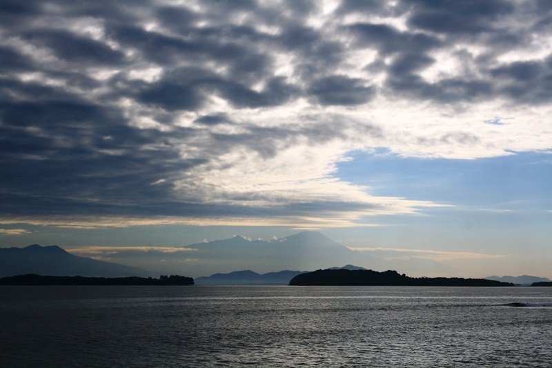 mt rinjani seen from gili gede