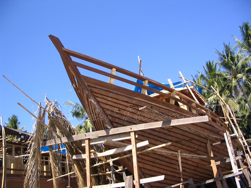 PHINISI SHIPBUILDING