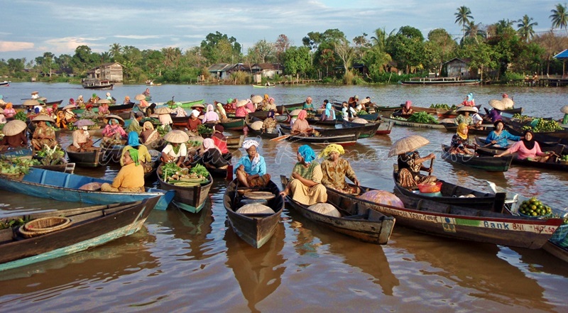 lok baintan floating market, south kalimantan, indonesia