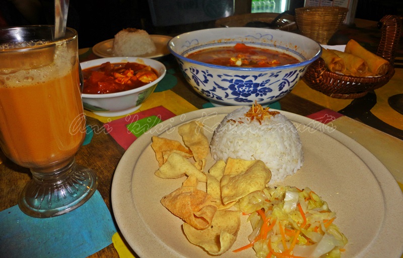 malay dinner set, melacca, malaysia