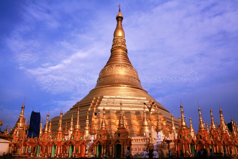 Shwedagon Pagoda, yangon, myanmar