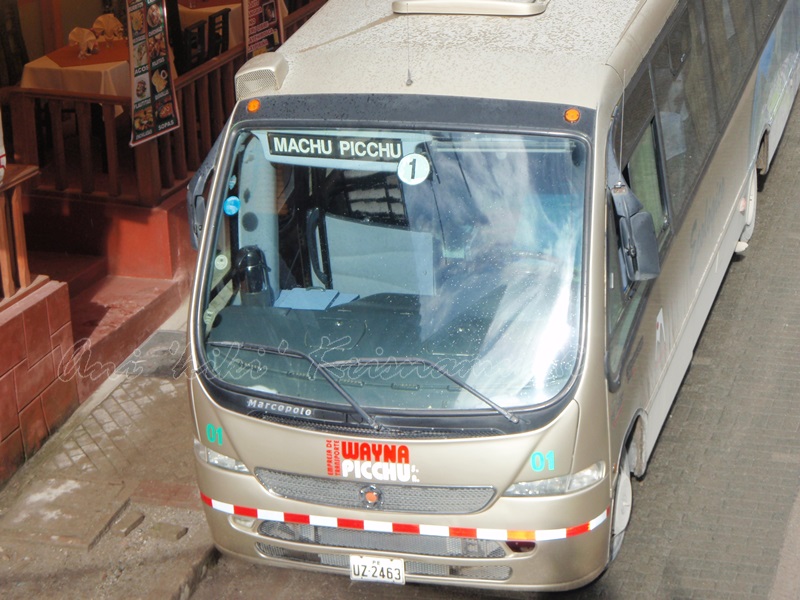 bus from agua calientes to macchu pichu, peru