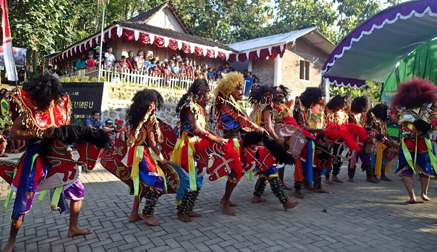 jathilan dance
