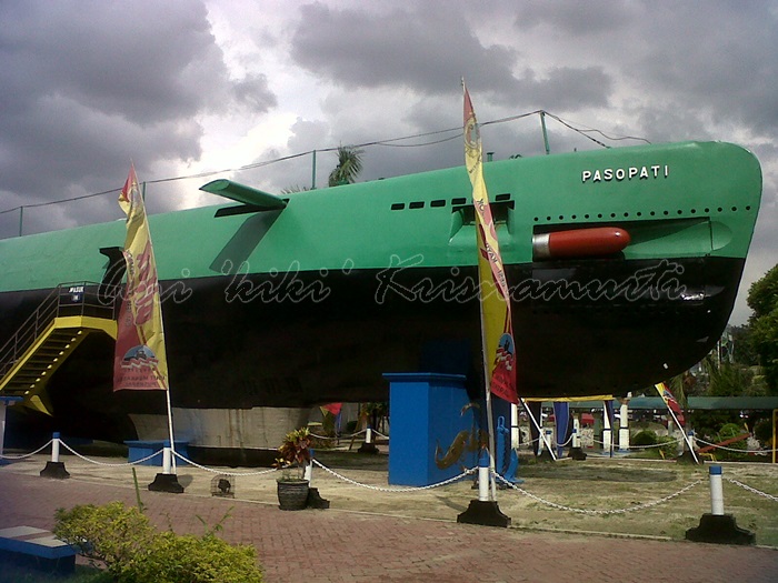 the submarine monument